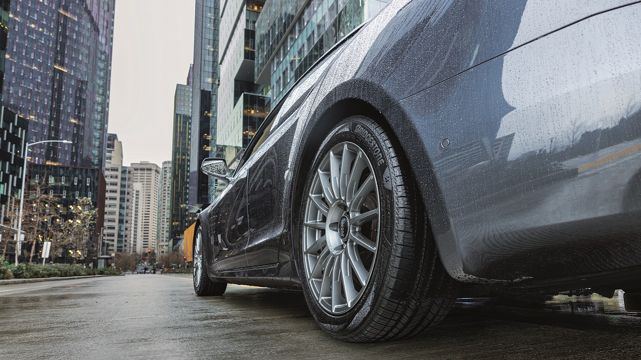 Turanza EV, lo pneumatico per veicoli elettrici secondo Bridgestone